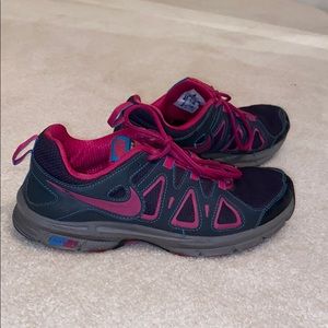 NIKE Women’s Alvord 10 Athletic Running Shoes